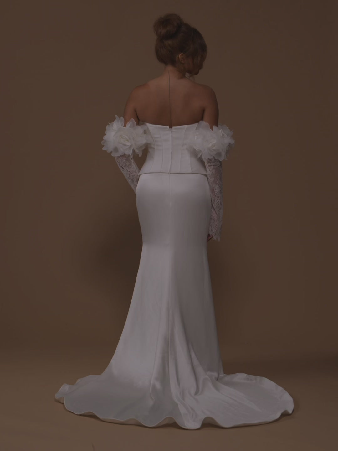 Load video: The Evangeline Look