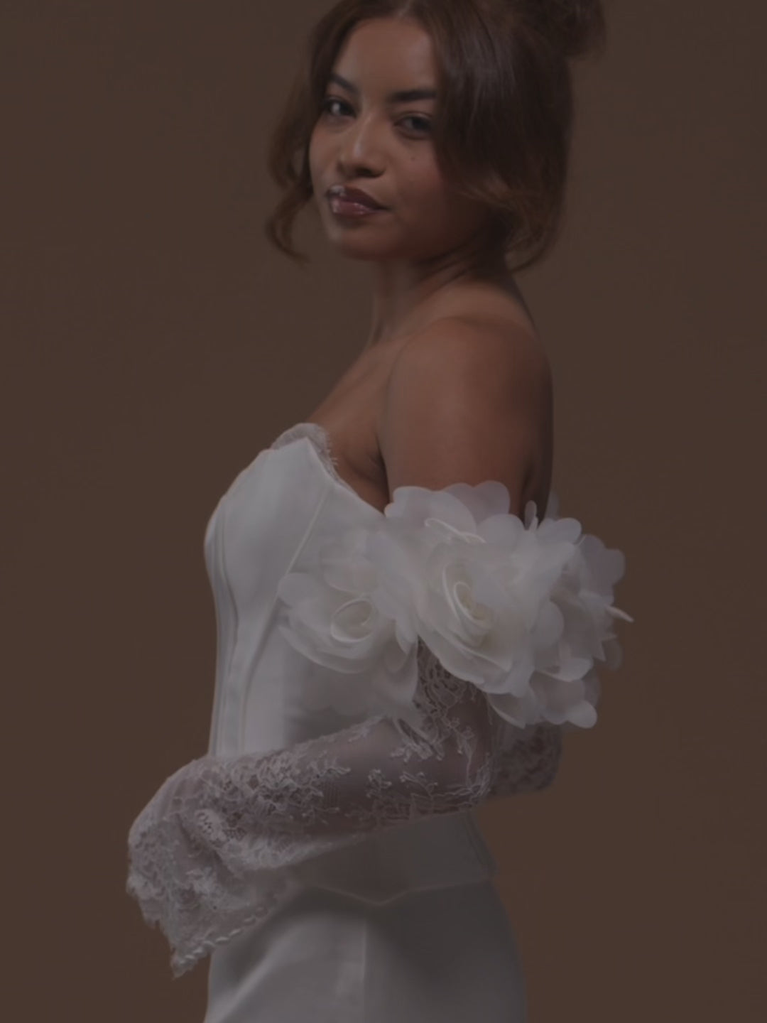 Load video: Evangeline Gloves